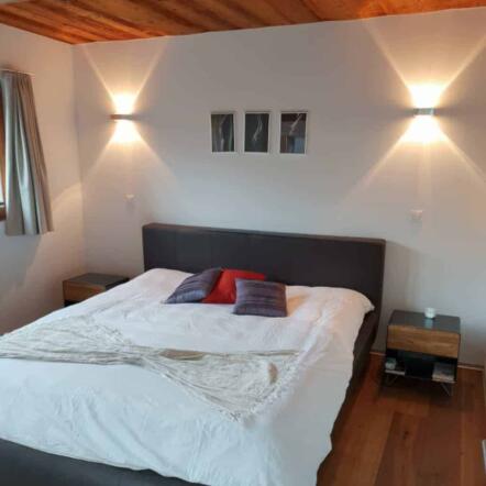 nachttisch-modern-metall-holz-eiche-design-fly-high-3