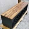 lowboard-schwarz-holz-eiche-metall-modern-design-industrial-massivholz-wildeiche-schoene-maserung-mit-aesten-minimalistisch-tv-board-stahl-pure-mnlmsm-s-spezial