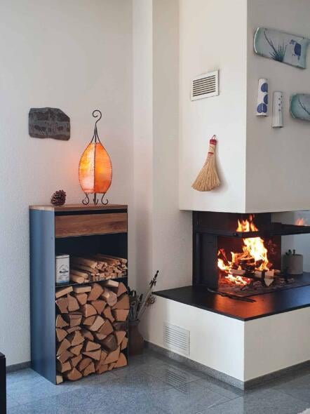 kaminholzregal-innen-metall-rueckwand-modern-wohnzimmer-design-stahl-wand-schwarz-grau-mit-schublade-stahlzart-classic-047